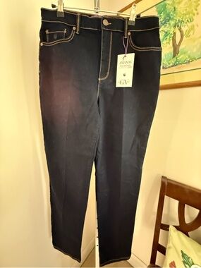 Amanda Original Sliming Jeans By Gloria Vanderbilt. NWT. Size 10.